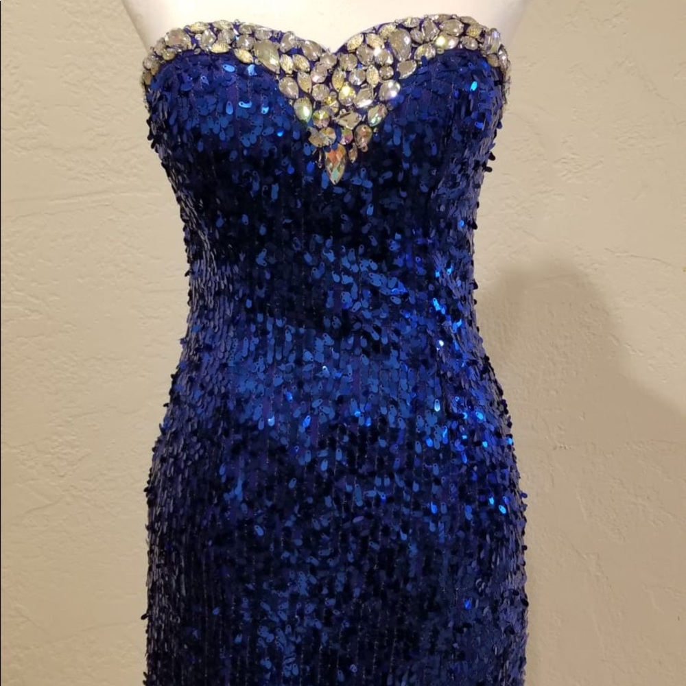 Tight sequence dress